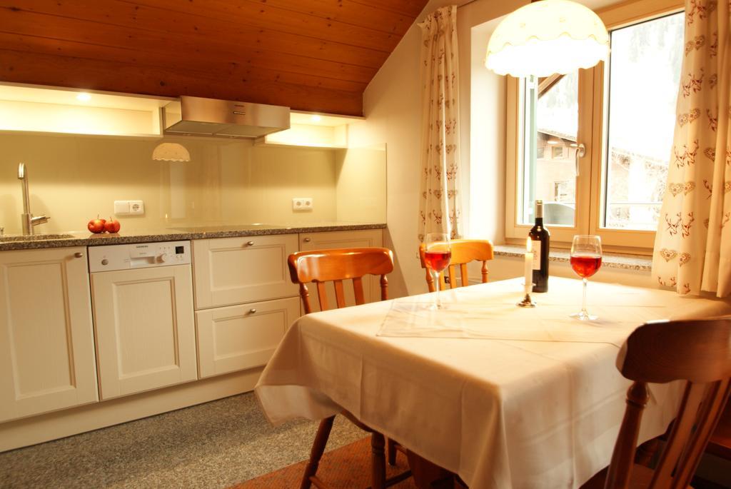 Haus Landbrugg Apartment Lech am Arlberg Bilik gambar